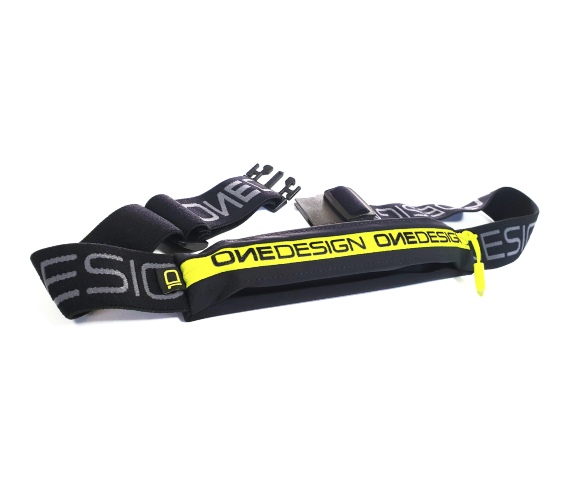 Marsupio con fascia elastica realizzato con materiali e cerniere waterproof.